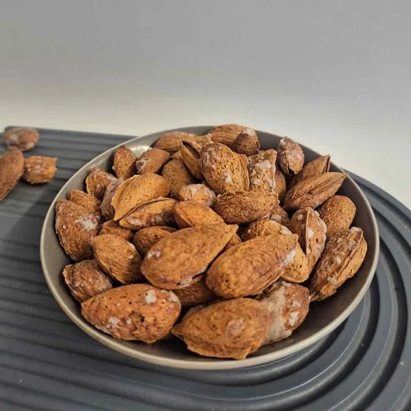 بادام درختی پوست کاغذی