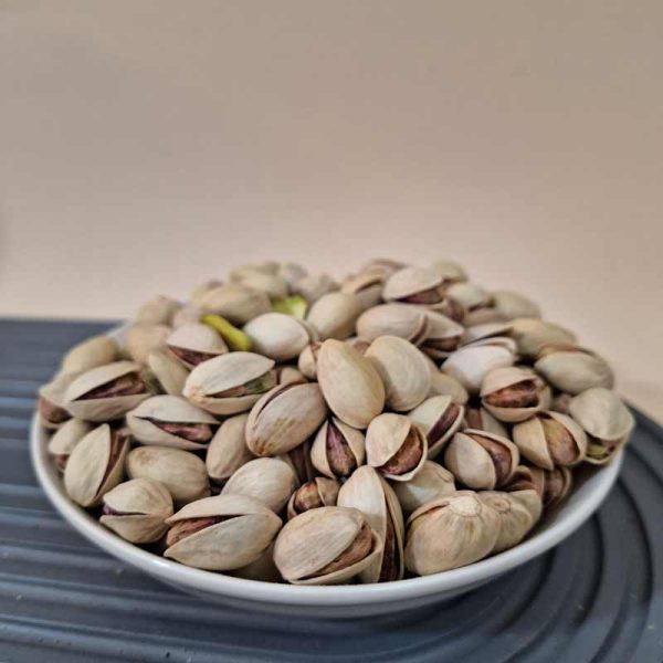 پسته احمدآقای خام