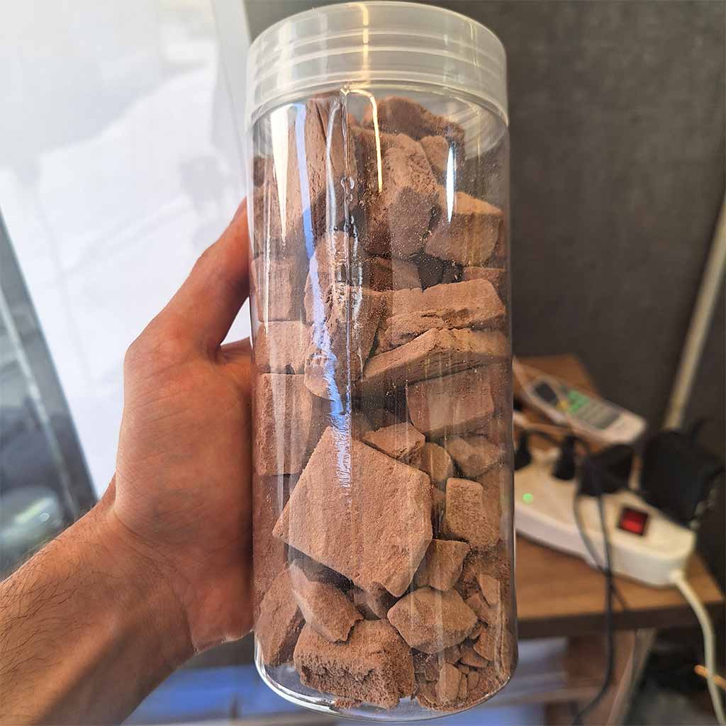بستنی خشک با طعم شکلاتی | Chocolate Freeze Dried Ice Cream 3 بستنی خشک شکلاتی 3